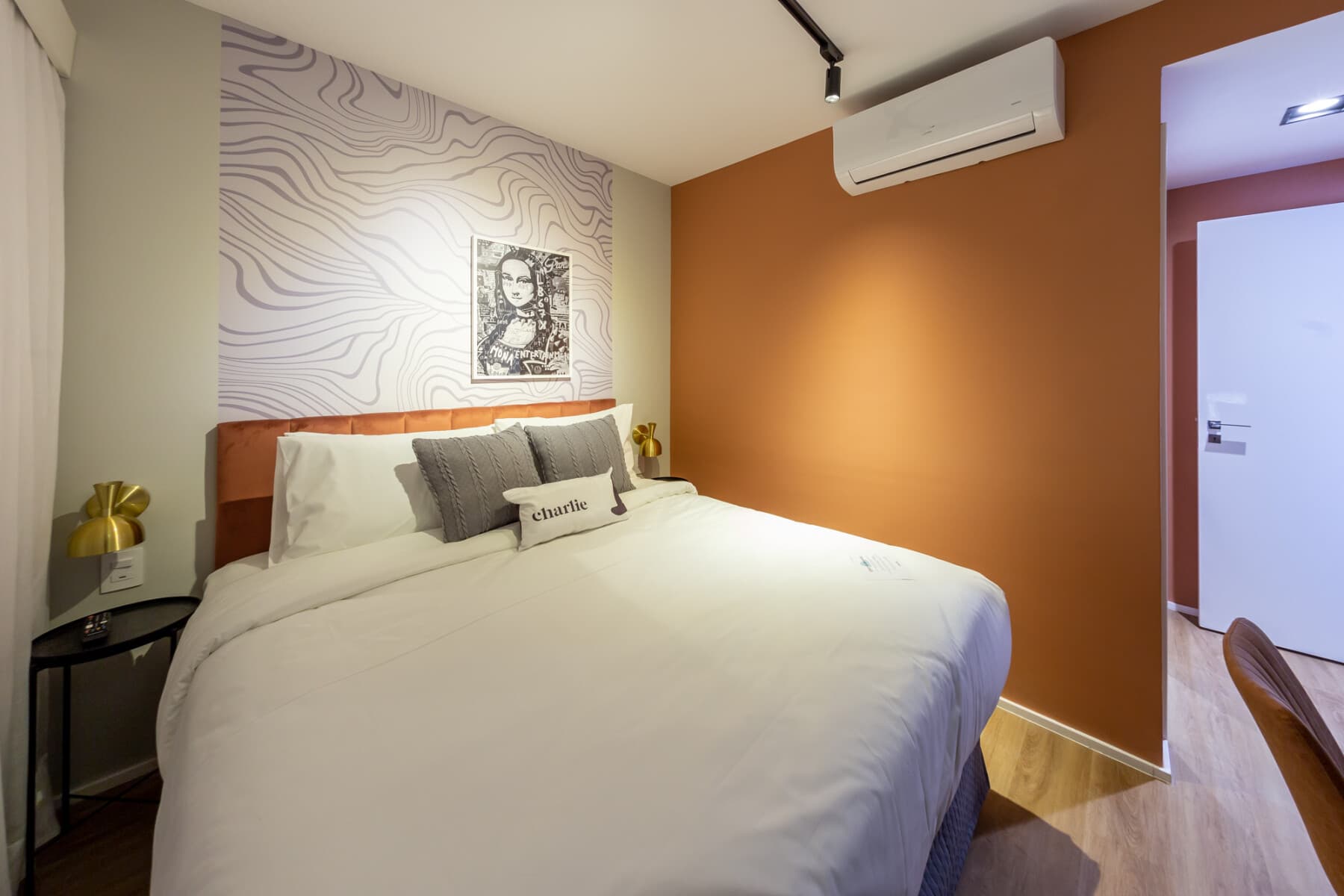 Apto 1 Dorm Casal com Sofá Cama - Charlie For You Moema