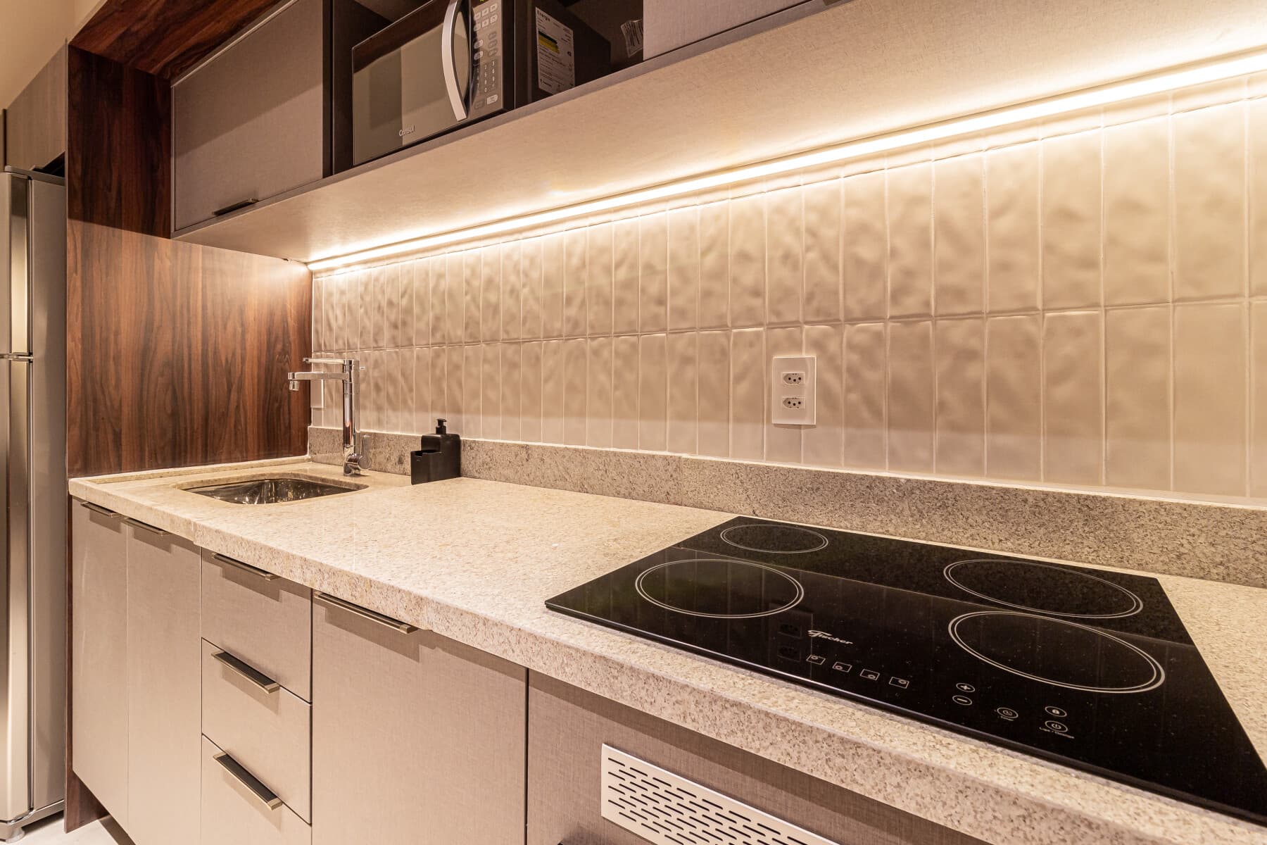 Apartamento 2 Dorms (Casal e 2 Solteiro) - 81M - Iconyc House of Charlie