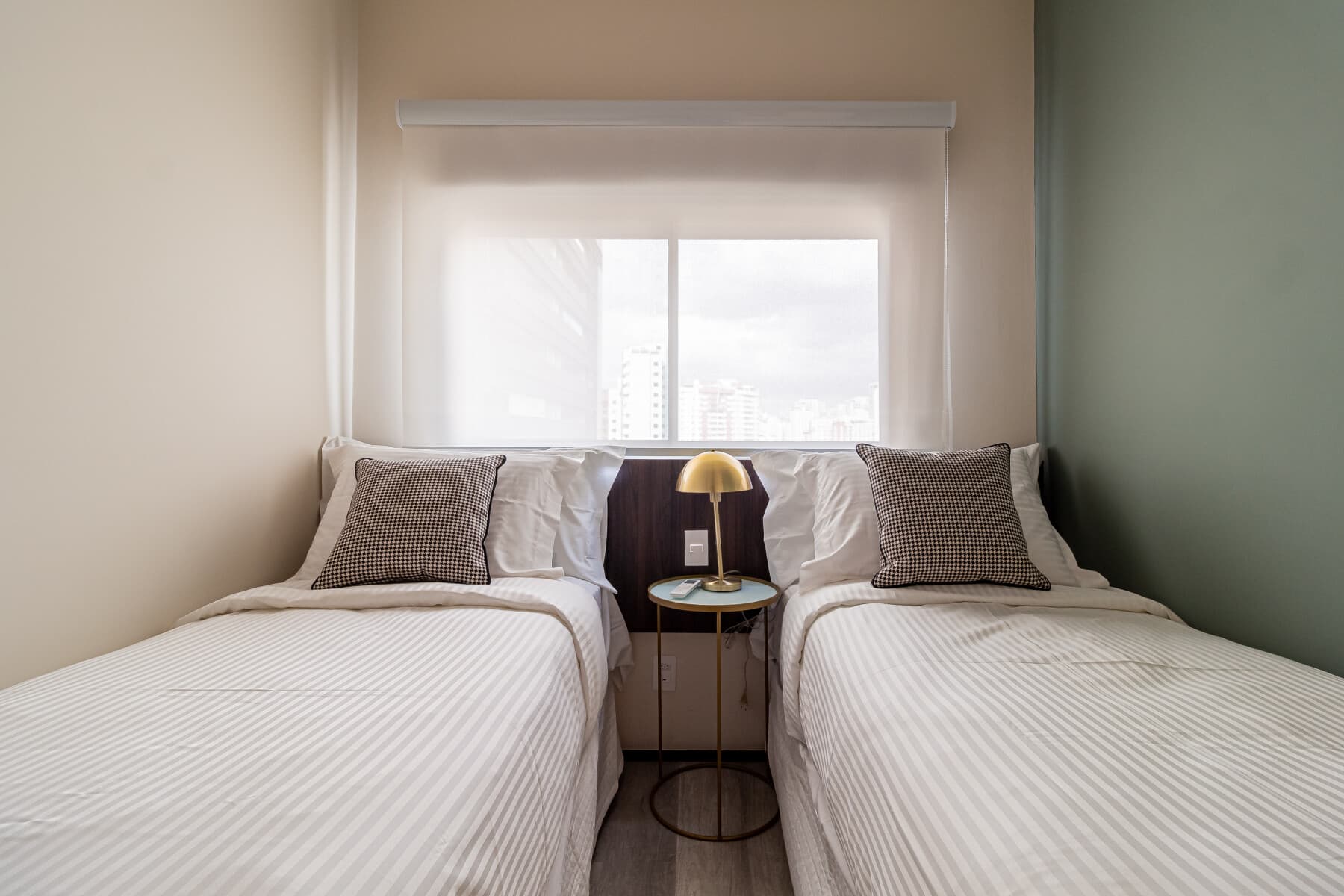 Apartamento 2 Dorms (Casal e 2 Solteiro) - 62M - Iconyc House of Charlie