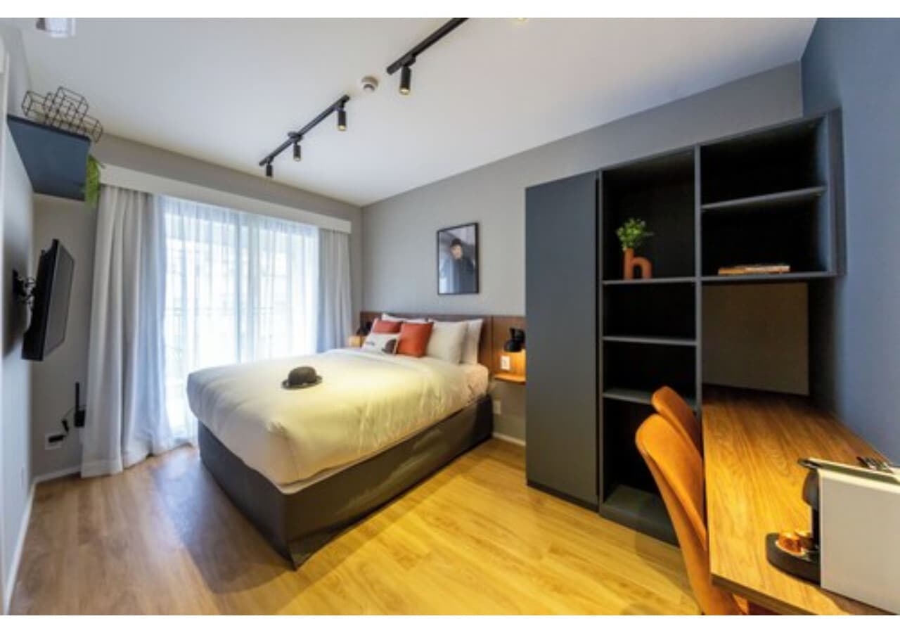 Studio Casal de 32m² com Varanda - House of Charlie Paraíso
